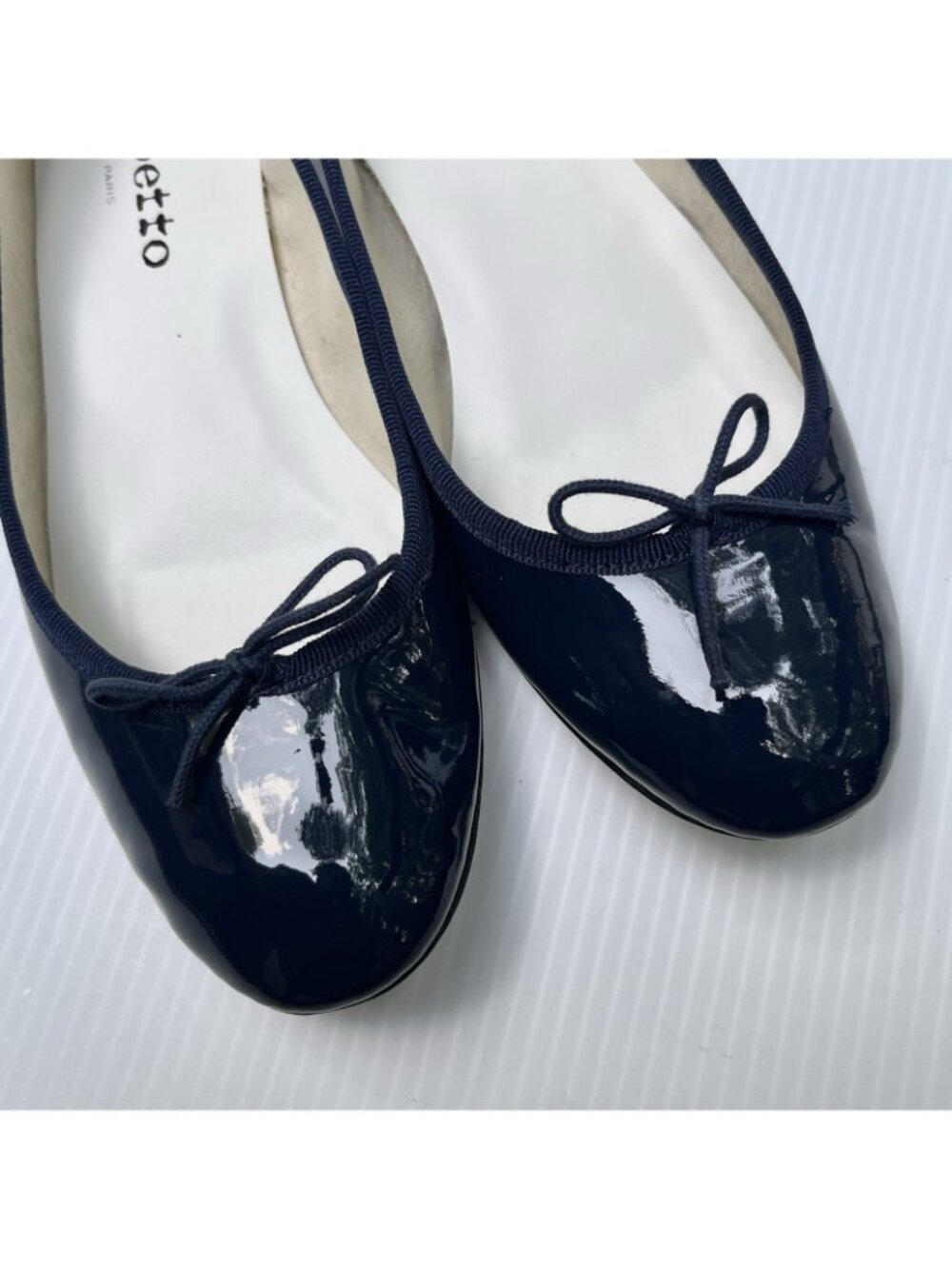 Repetto Cendrillon Patent Leather Ballet Flats in Navy - Size 39 EU/7.5-8 US - Picture 2 of 4